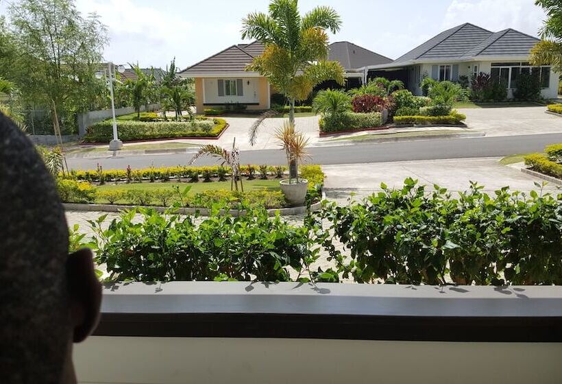 Ocho Rios Villa At Coolshade Iv