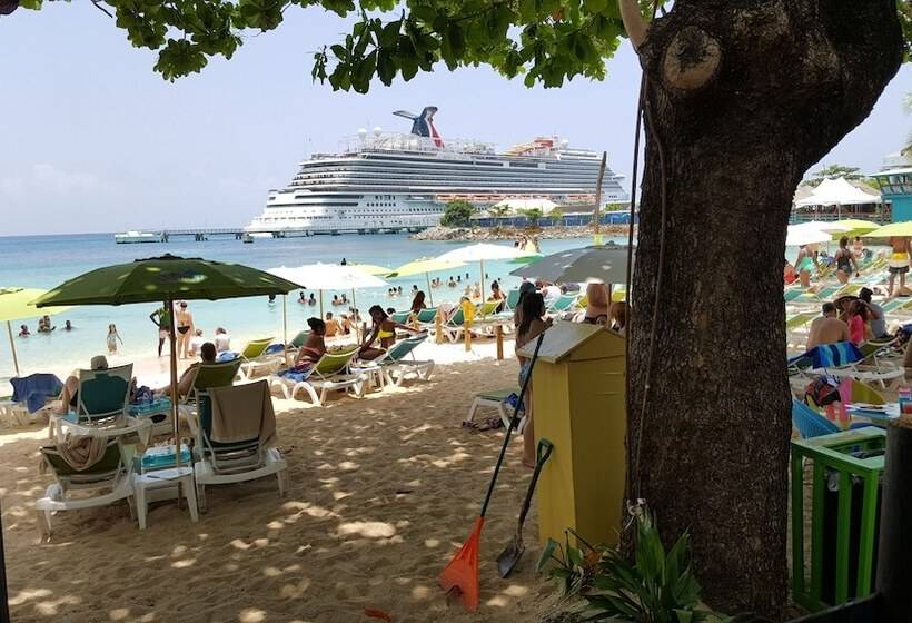 Ocho Rios Villa At Coolshade Iv