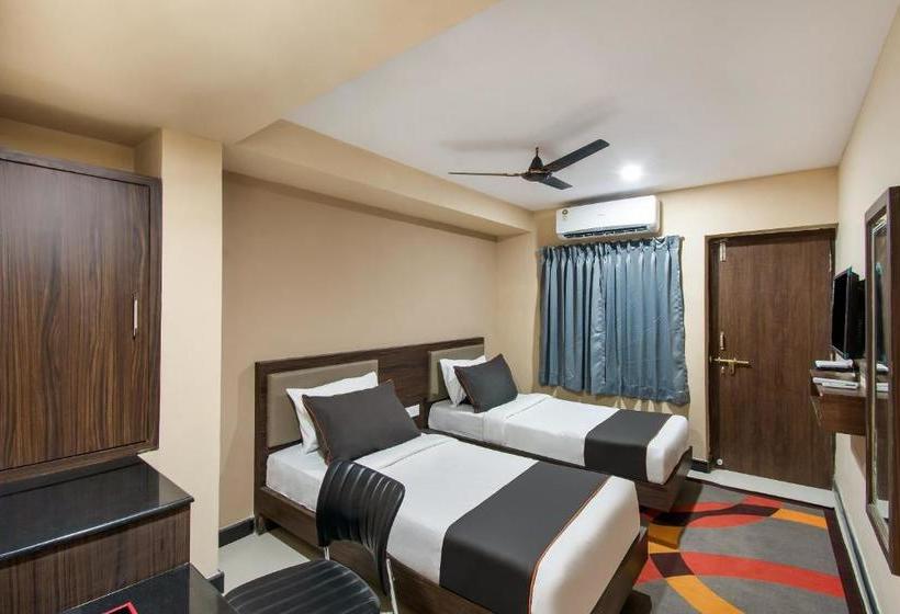 호텔 Collection O 76265 Rosee Wood