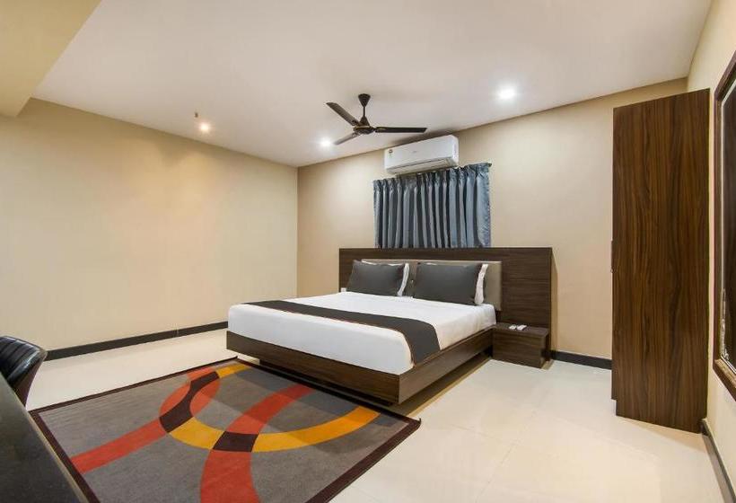 호텔 Collection O 76265 Rosee Wood