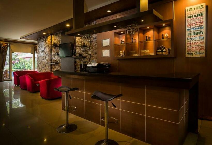 בית מלון כפרי Efa Banjarmasin