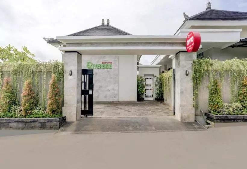 ホテル Oyo 90057 Riverside Bali Villas
