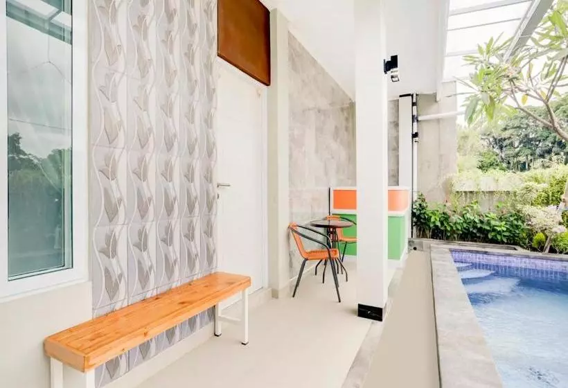 ホテル Oyo 90057 Riverside Bali Villas