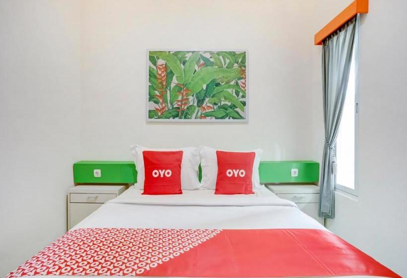 فندق Oyo 90057 Riverside Bali Villas