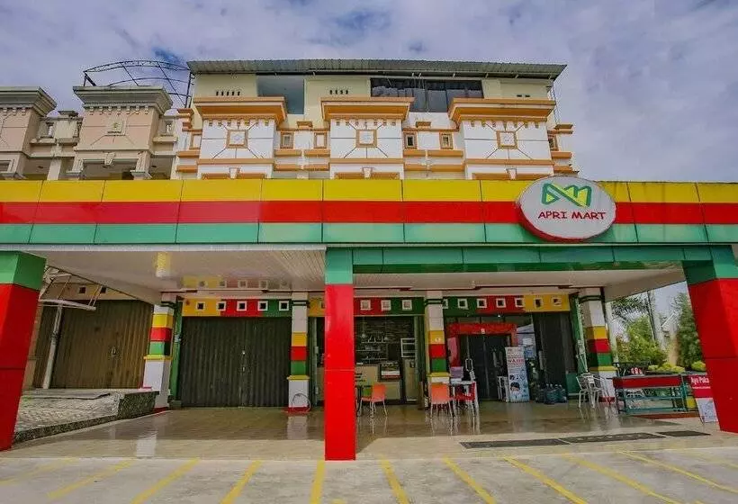 Hotelli Oyo 90072 Apri Inn Syariah