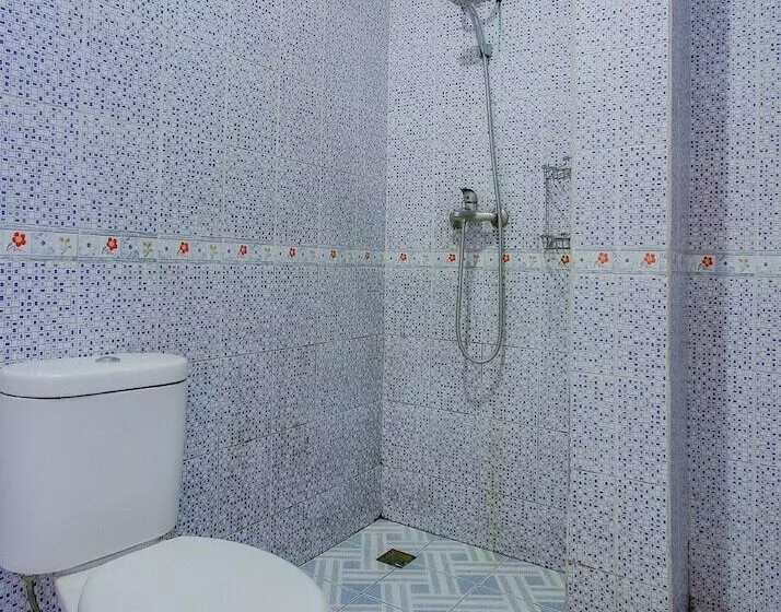 Hotelli Oyo 90072 Apri Inn Syariah