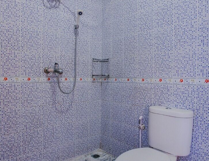 בית מלון כפרי Oyo 90072 Apri Inn Syariah