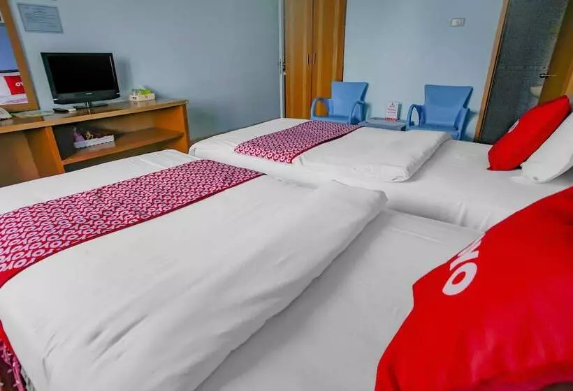 Hotelli Oyo 90072 Apri Inn Syariah