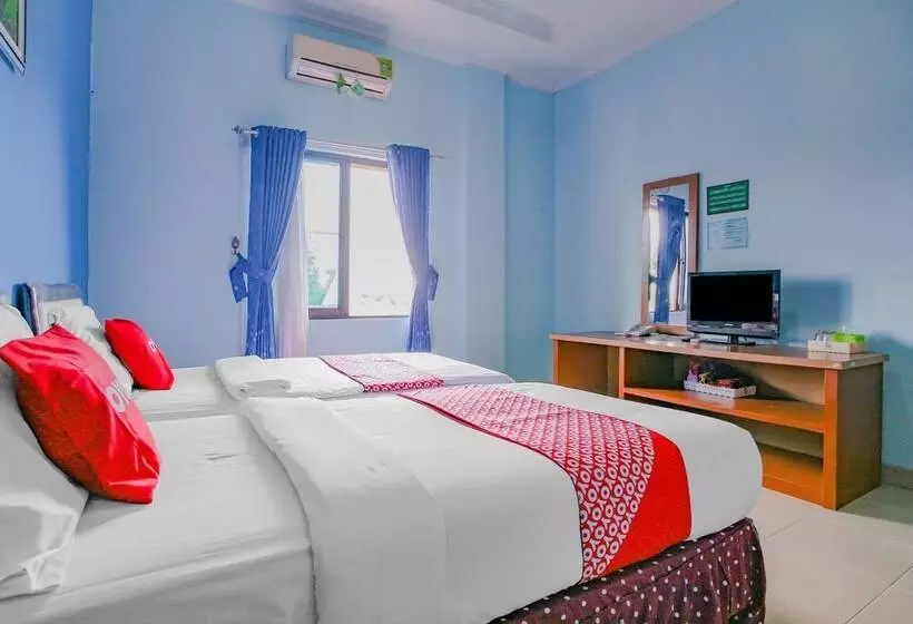 Hotelli Oyo 90072 Apri Inn Syariah