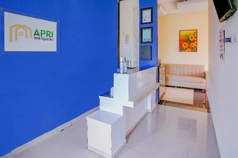 Hotelli Oyo 90072 Apri Inn Syariah