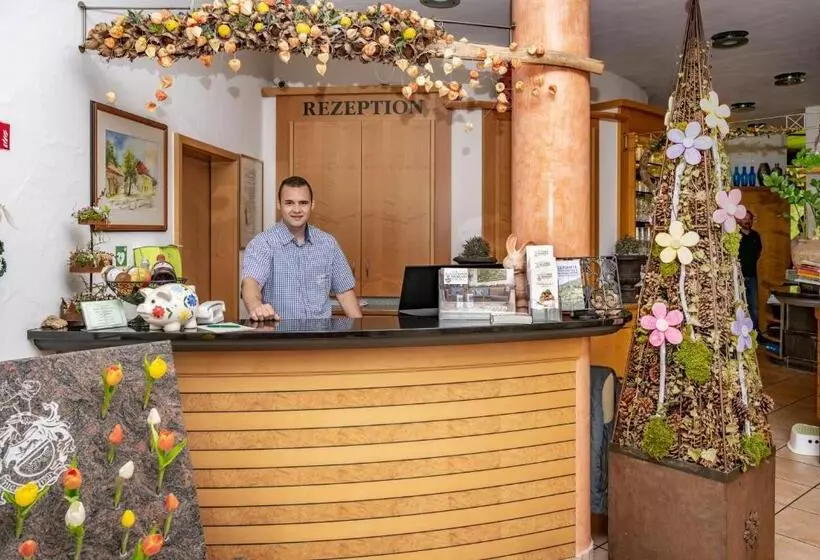 Hotelli Restaurant Haus Nicklass