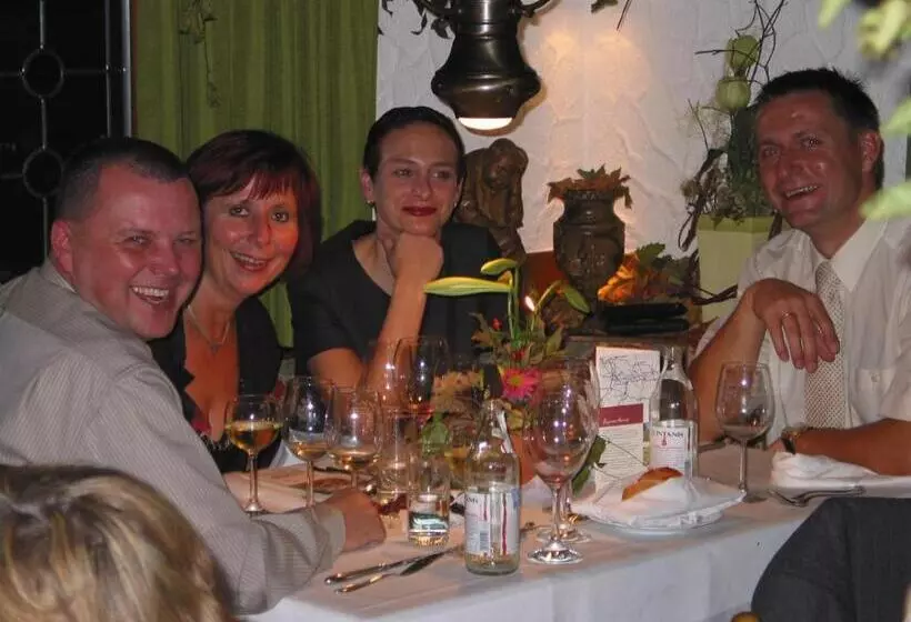 Hotelli Restaurant Haus Nicklass