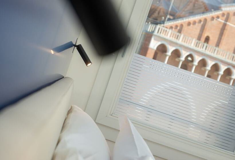 پانسیون Padova Suites C20