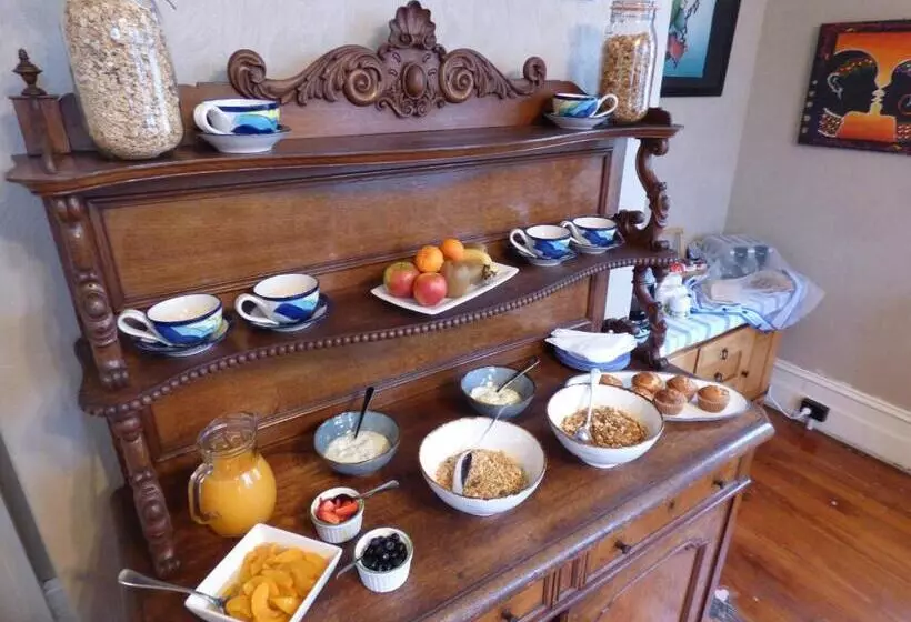 ペンション Sahara Guest House