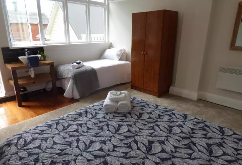 ペンション Sahara Guest House
