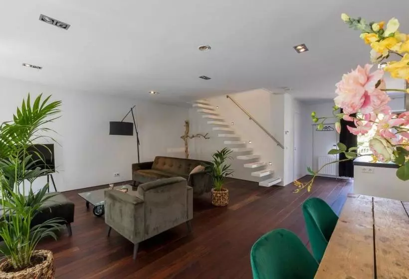 リゾートホテル Luxe Apartment   Ooststraat 7 Domburg Ijsvogel
