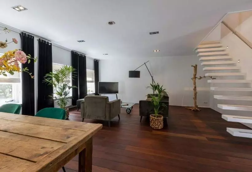 リゾートホテル Luxe Apartment   Ooststraat 7 Domburg Ijsvogel