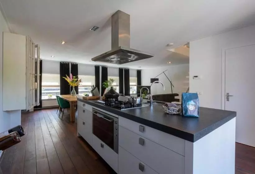 リゾートホテル Luxe Apartment   Ooststraat 7 Domburg Ijsvogel