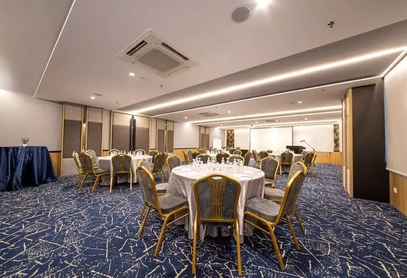Fives Hotel Johor Bahru City Centre