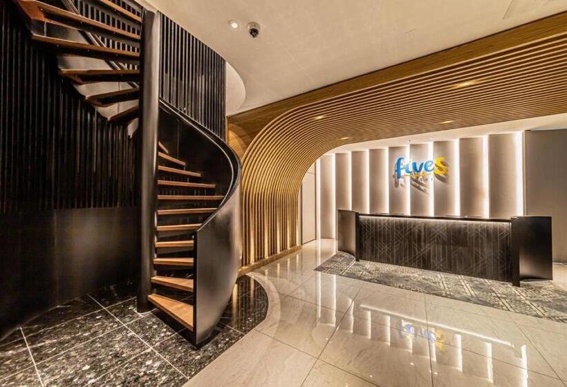 Fives Hotel Johor Bahru City Centre