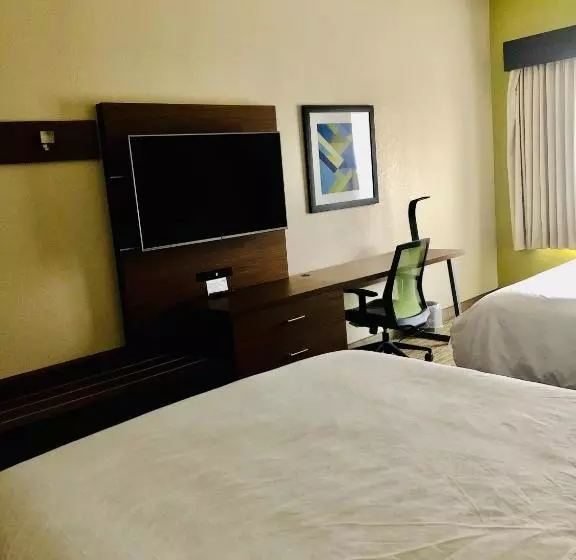 هتل Holiday Inn Express & Suites