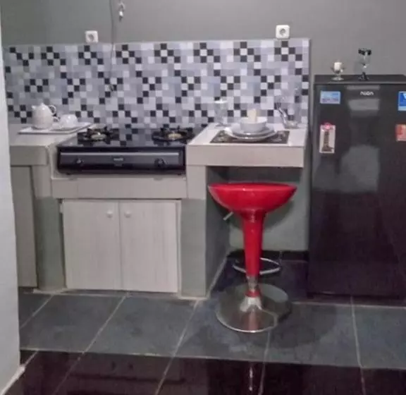 ホテル Koolkost @ Jalan Samratulangi Manado (minimum Stay 6 Nights)