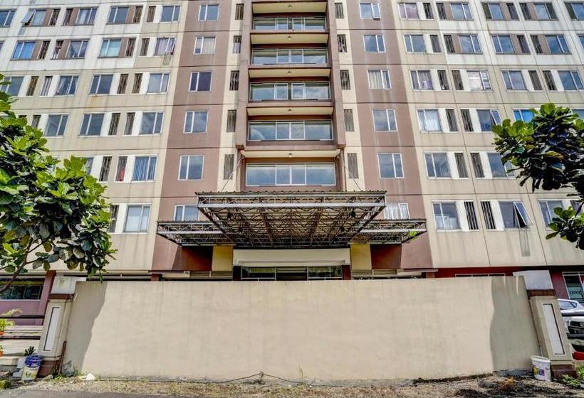 فندق Oyo 90042 Emerald Towers