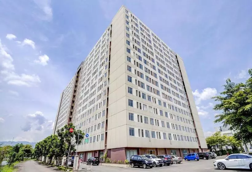 ホテル Oyo 90042 Emerald Towers