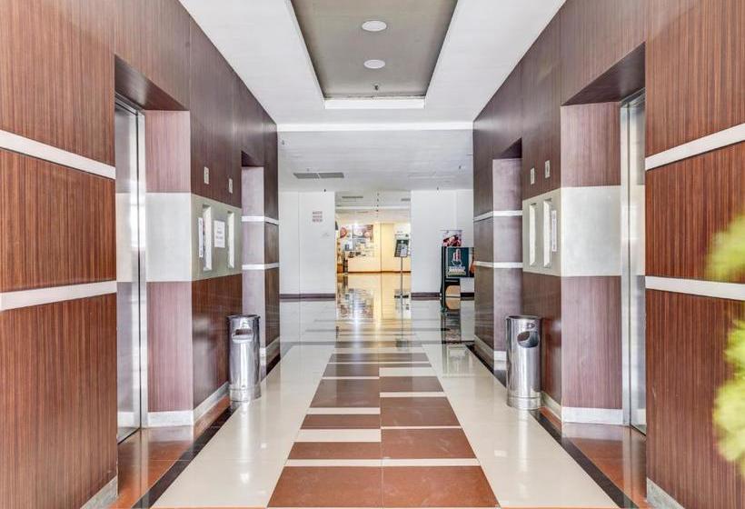 فندق Oyo 90042 Emerald Towers