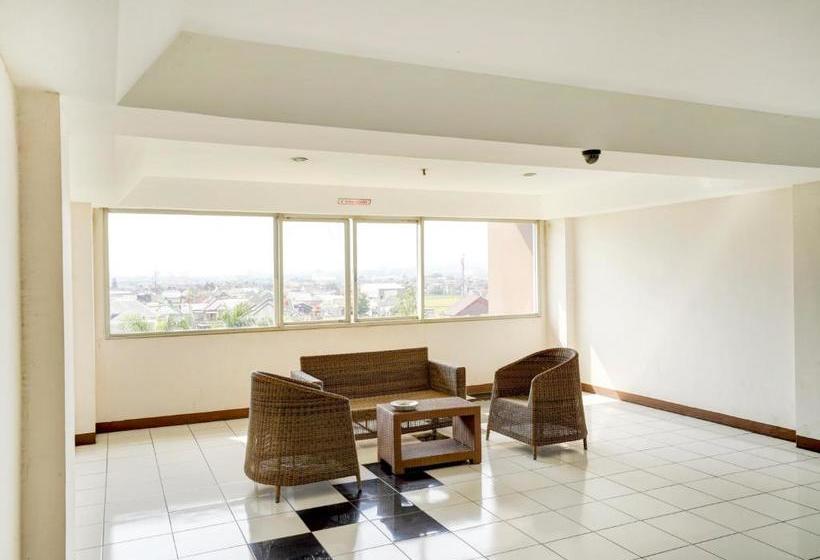 فندق Oyo 90042 Emerald Towers