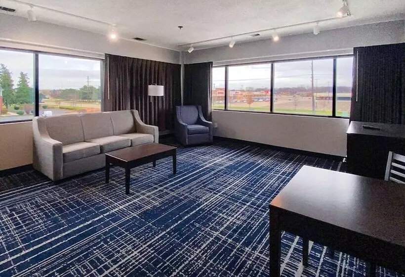 ホテル Quality Inn Roseville Detroit North