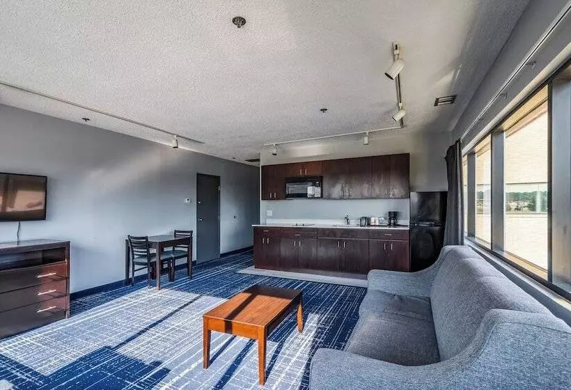 ホテル Quality Inn Roseville Detroit North