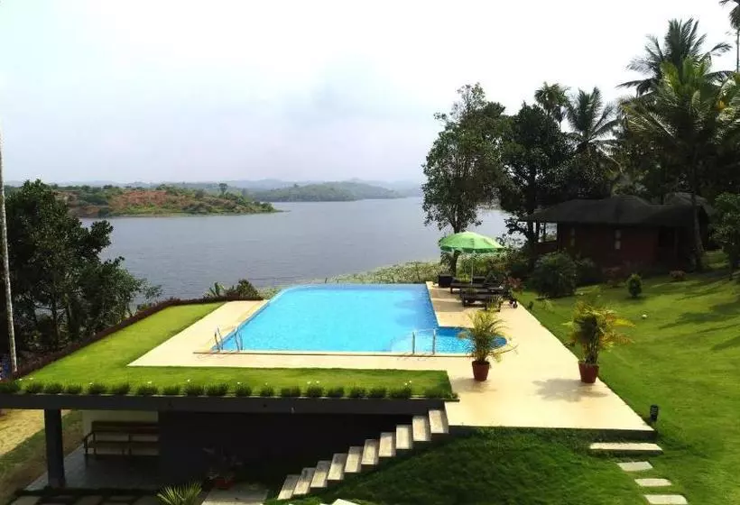 ペンション Room In Villa   Lakerose Wayanad Resort