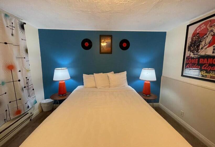 فندق Aiken S Lodge