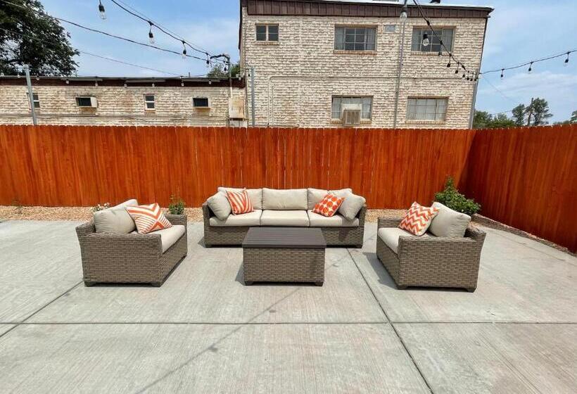 فندق Aiken S Lodge