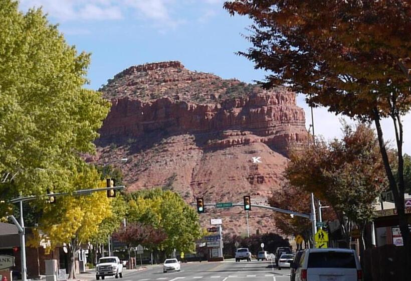 فندق Aiken S Lodge