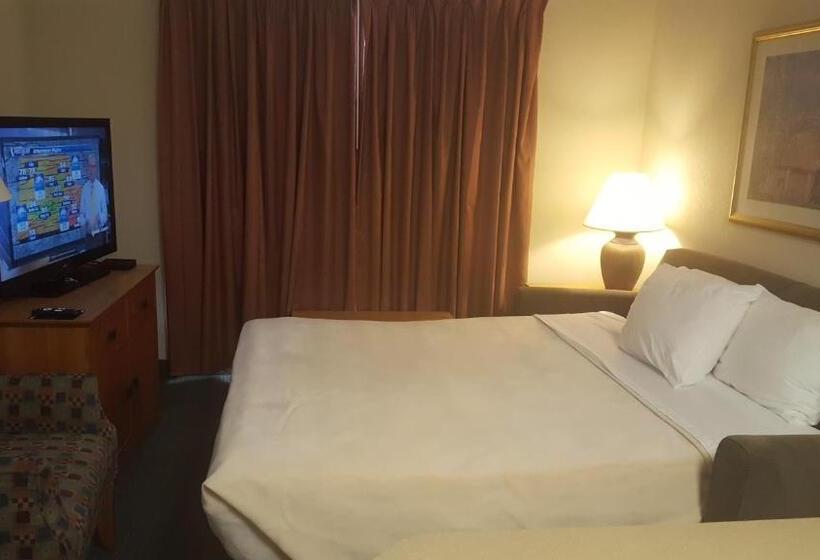 فندق Baymont By Wyndham Wichita East