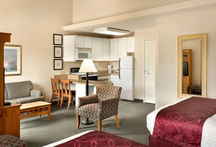 ホテル Baymont By Wyndham Wichita East