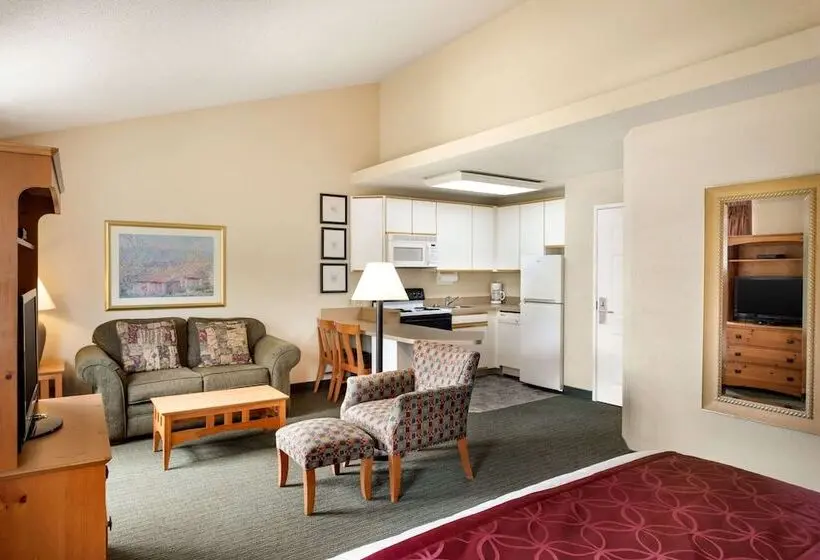 ホテル Baymont By Wyndham Wichita East