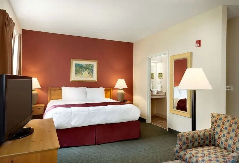 ホテル Baymont By Wyndham Wichita East