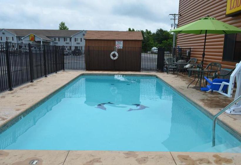 فندق Booneslick Lodge   Neosho