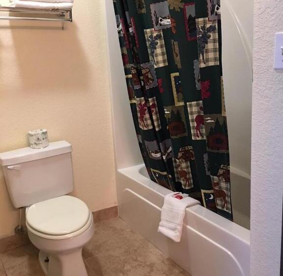 فندق Booneslick Lodge   Neosho