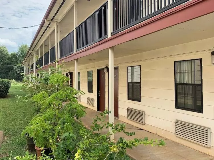 호텔 Budget Inn & Suites Talladega