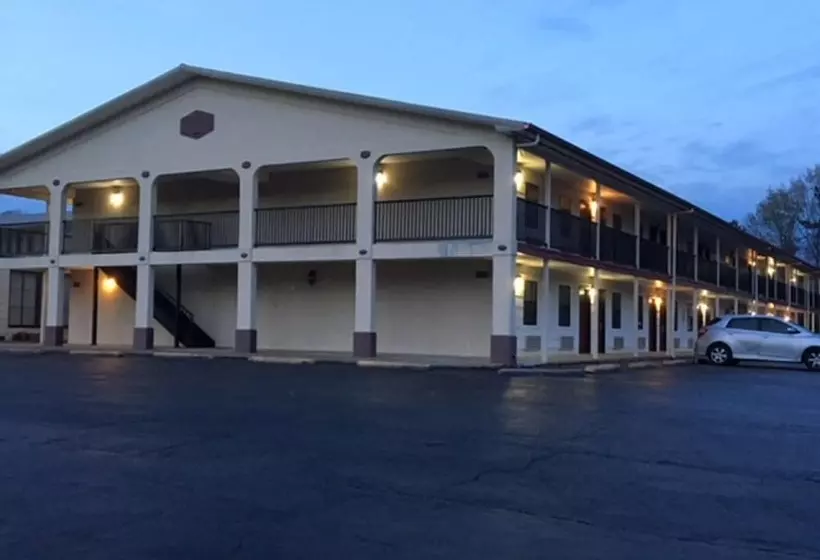 호텔 Budget Inn & Suites Talladega