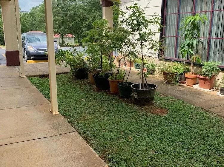 호텔 Budget Inn & Suites Talladega