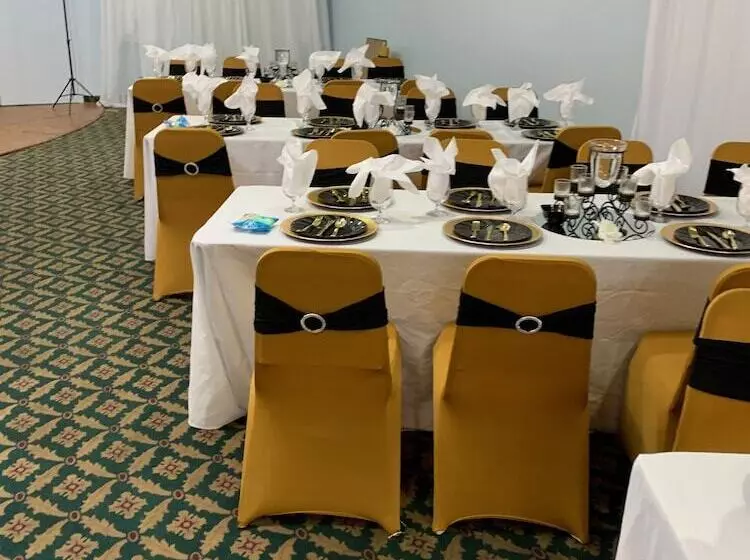 호텔 Budget Inn & Suites Talladega