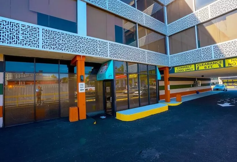هتل Philly Inn & Suites