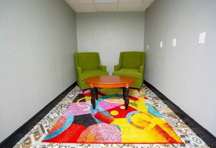 هتل Philly Inn & Suites