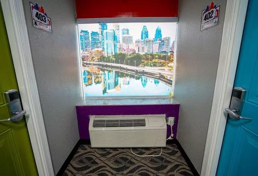هتل Philly Inn & Suites