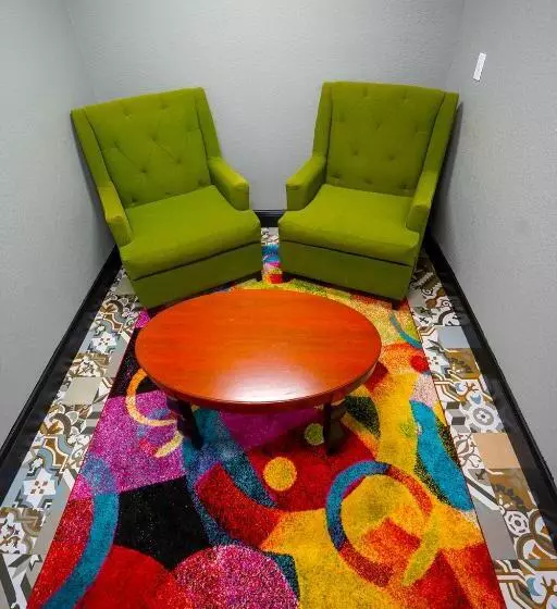هتل Philly Inn & Suites